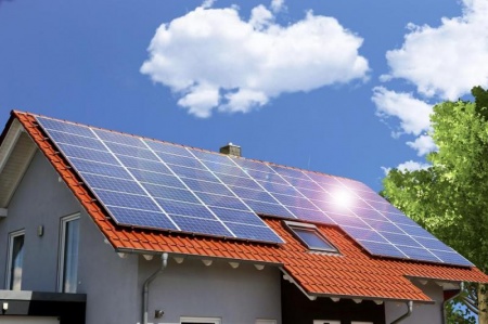 Panneaux solaires thermiques ou photovolta&iuml;ques, lequel choisir ?